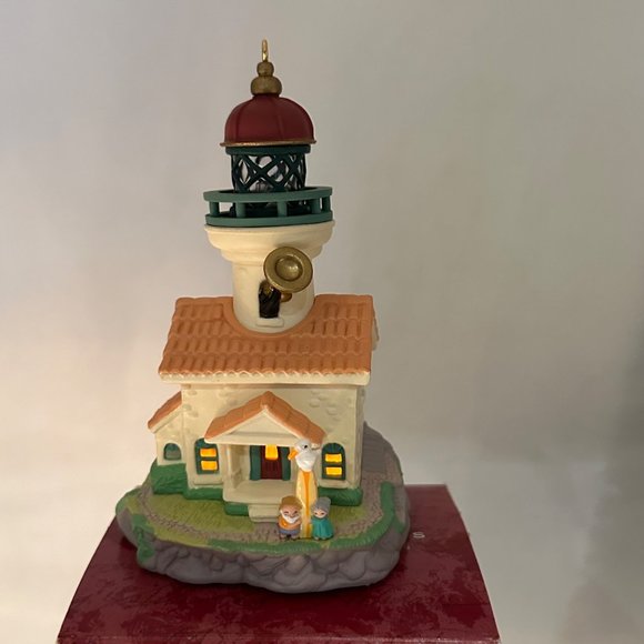Hallmark Keepsake Ornament Lighthouse Greetings Magic Collectors Series Light Up - Picture 6 of 12